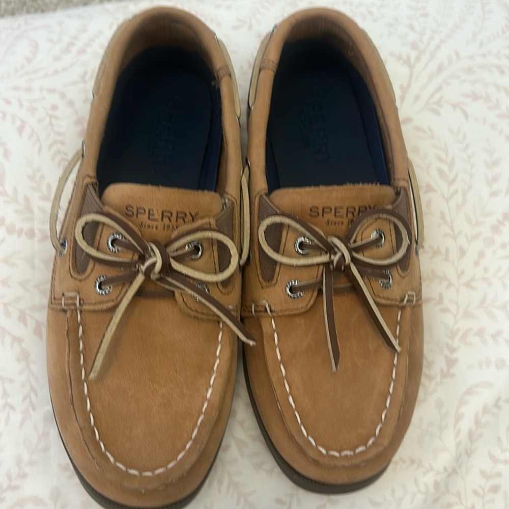 Boys size 1M Sperrys worn once
